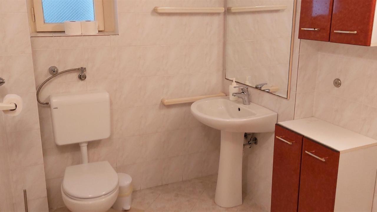 Apartman Crikvenica 30214 - Zulich الغرفة الصورة